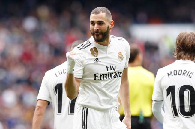 Adidas and Real Madrid are preparing to extend their bond for a millionaire sum