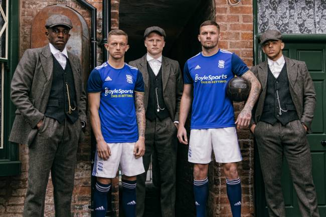 Birmingham City lanza la nueva camiseta al estilo Peaky Blinders