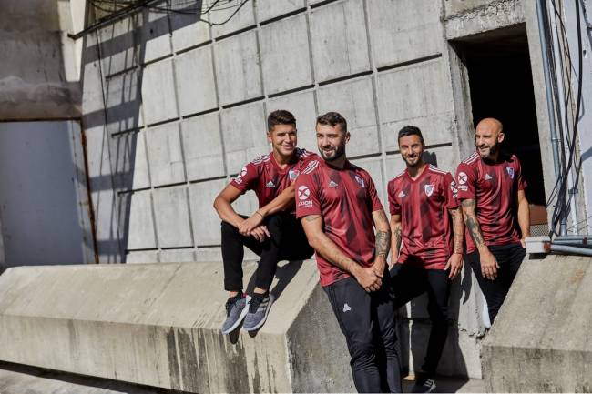 Adidas reedita una camiseta histórica de River Plate