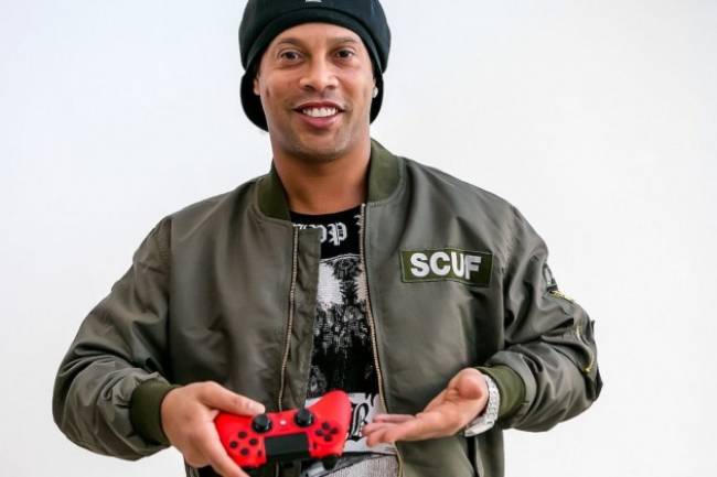 Ronaldinho joins the eSports fever