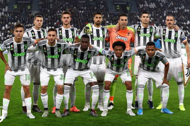 Juventus sorprendió con su indumentaria ante Genoa