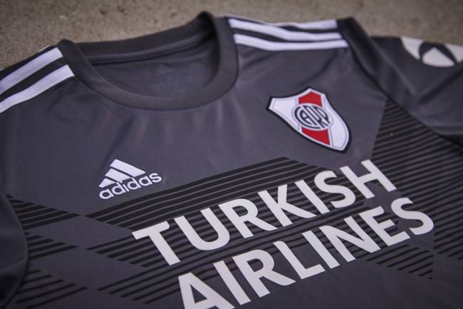 Adidas celebra sus 70 años con una camiseta especial para River Plate