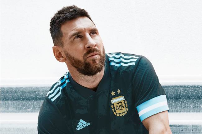 Adidas presenta la nueva camiseta alternativa de Argentina