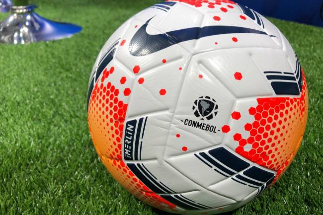 Nike presentó la pelota que se usará en la CONMEBOL Copa Libertadores y Sudamericana