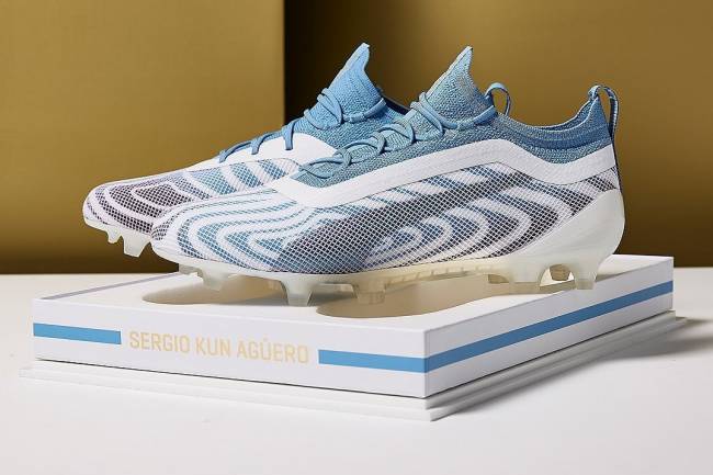 Puma presents a pack of special booties by Sergio Agüero's records