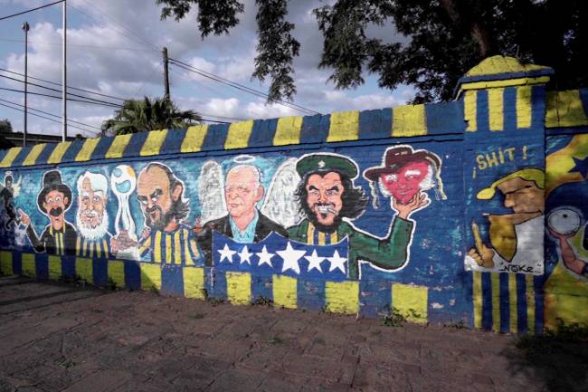 Under Armour intervino los murales de los hinchas de Rosario Central