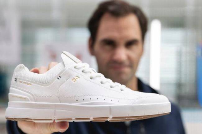 Roger Federer lanza su primera línea de zapatillas