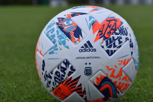 Adidas presented the ball of the Diego Armando Maradona Cup final