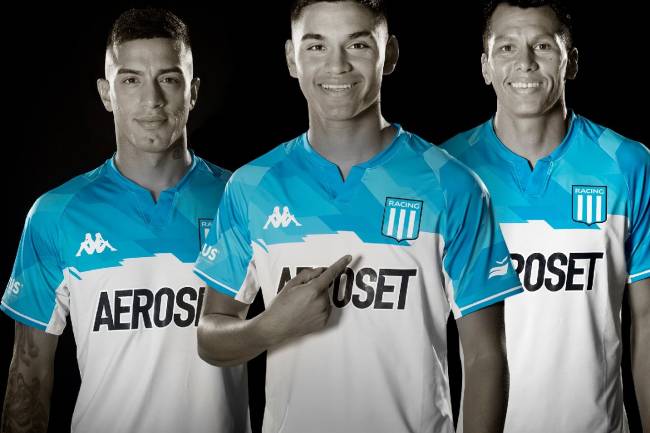 Racing presentó su nueva camiseta suplente 