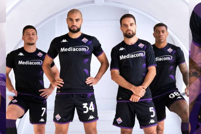 Kappa presentó la nueva camiseta alternativa de Fiorentina