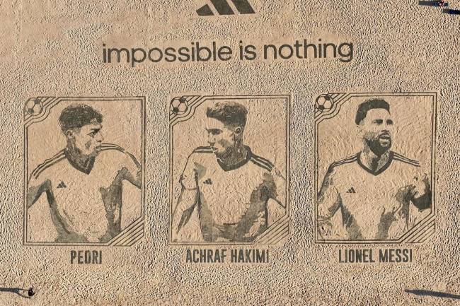 Adidas crea una enorme obra de arte junto a Messi, Hakimi y Pedri