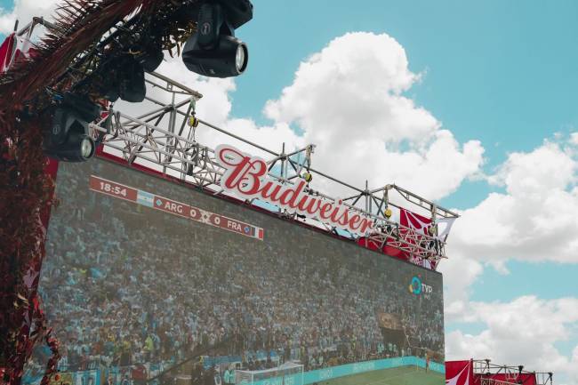 Budweiser celebrates with Argentina as world champion with celebrations throughout the country