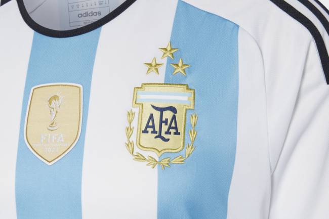 Adidas lanzará a la venta la camiseta de la Selección Argentina con las tres estrellas