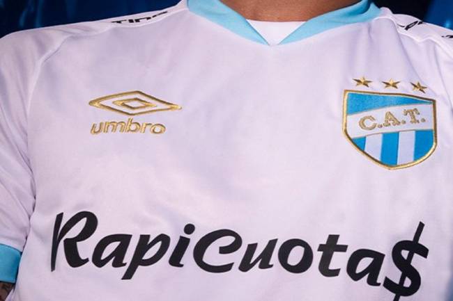 Umbro presenta la nueva Camiseta Oficial 3 del Club Atlético Tucumán