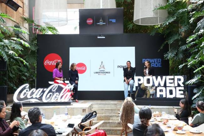 The CONMEBOL Ambassadors were present at the Coca-Cola Colombia event