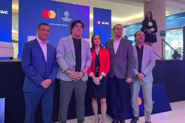 Iván Zamorano sorprendió a los tarjetahabientes Mastercard de Honduras