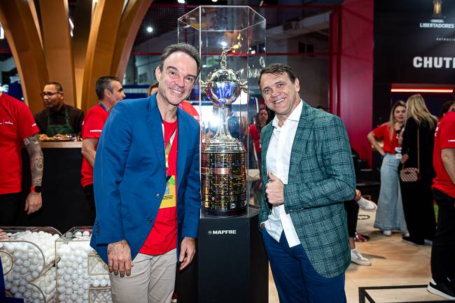 Dejan Petkovic visitó el stand de Mapfre como Leyenda CONMEBOL