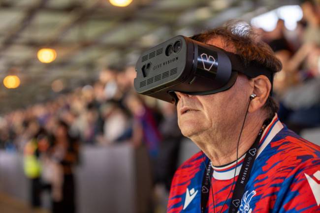 Crystal Palace se convirtió en el primer club de fútbol del mundo en ofrecer tecnología para aficionados con discapacidad visual.