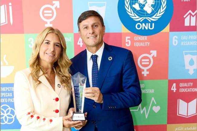 Javier Zanetti became the first Argentine athlete honored by the UN