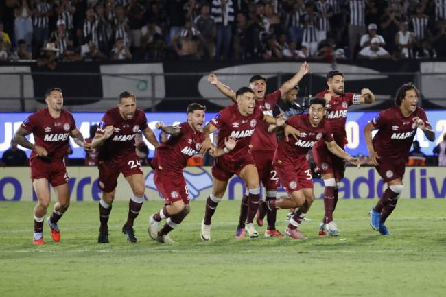 Lanús llevó tecnología NFC en sus camisetas de la CONMEBOL Sudamericana