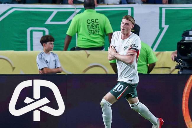 Cole Palmer presented his personal logo