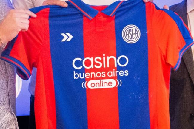 Las apuestas deportivas se adueñan de la camiseta de los "cinco grandes"