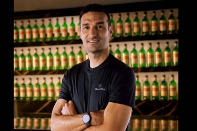 Lionel Scaloni y Roberto Ayala protagonizan la nueva campaña de Gancia