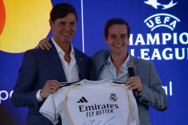 Fernando Redondo surprised Mastercard guests in Guatemala
