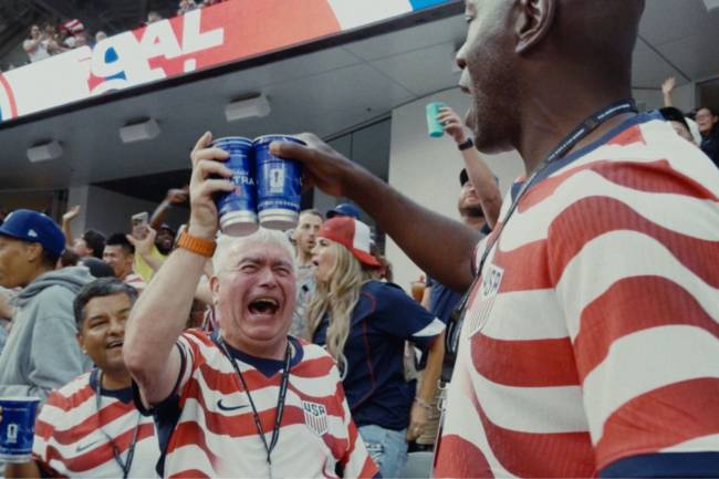 Michelob Ultra llevó gratis al estadio a personal de seguridad del Mundial 1994