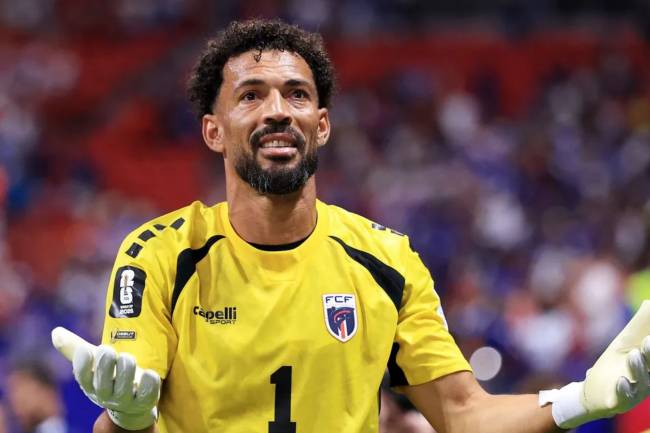 Vozinha breaks record on sports memorabilia auction platform