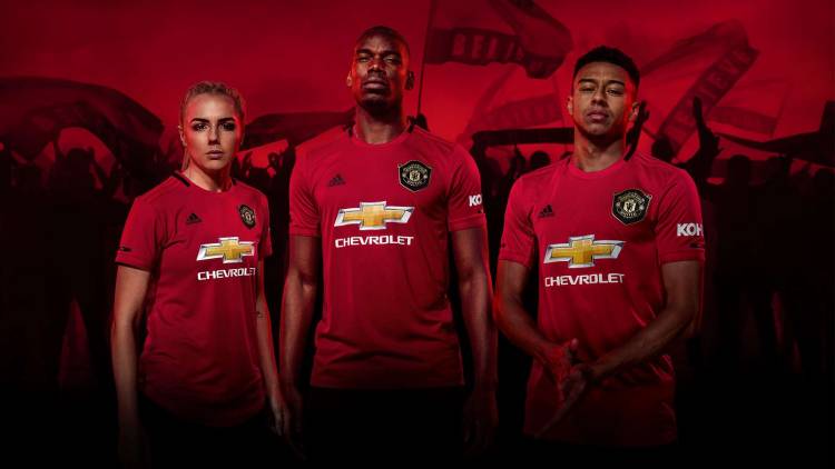 Adidas presents Manchester United and Bayern Munich jerseys