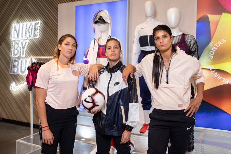 Nike gathered three of his players for the World Cup