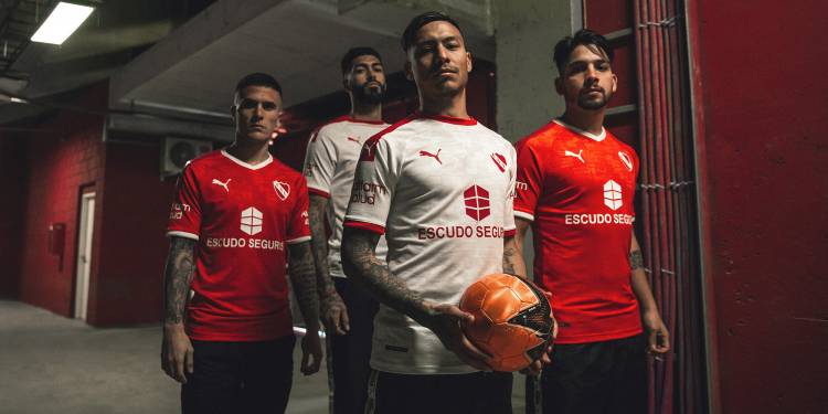 Puma dio a conocer las nuevas camisetas de Independiente