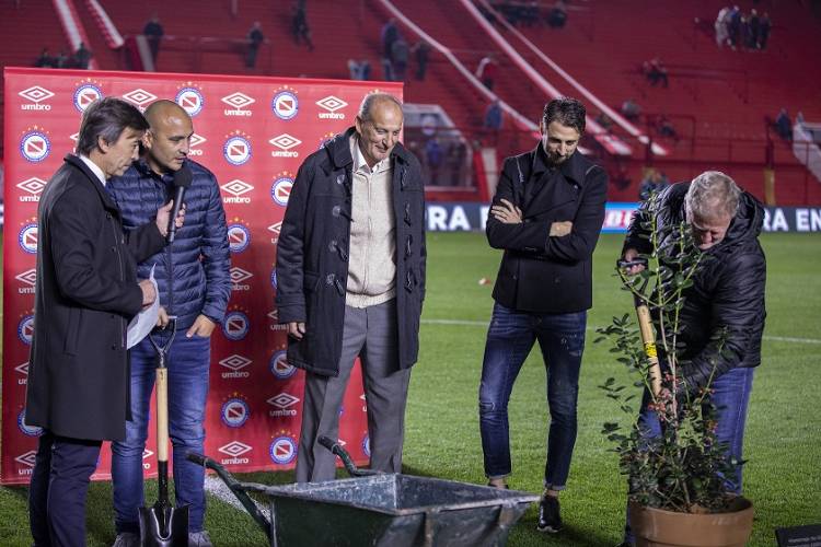 Umbro homenajea a Argentinos Junios: el Semillero del mundo