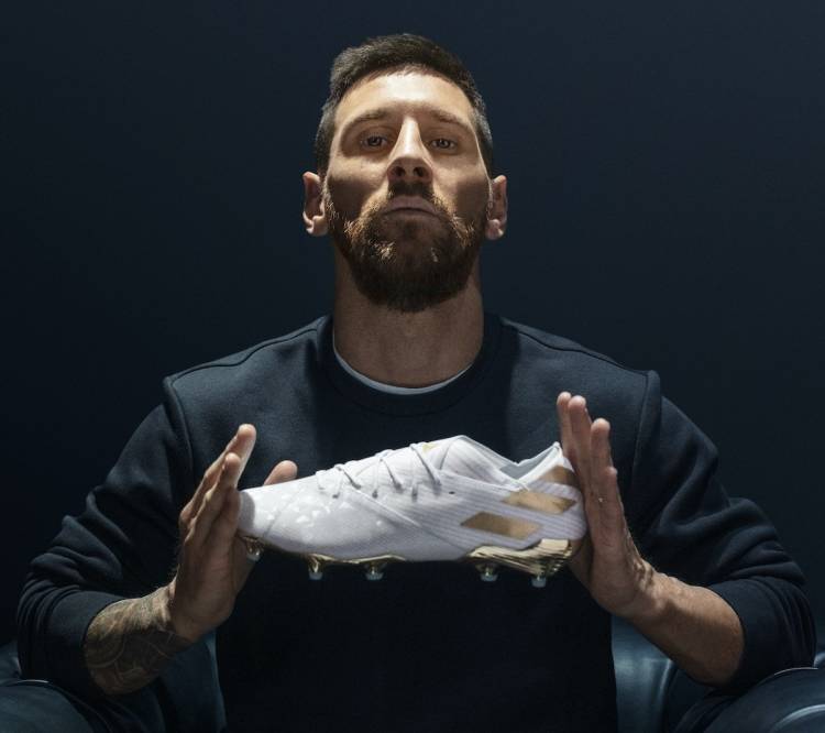 Adidas celebra los 15 años como profesional de Lionel Messi