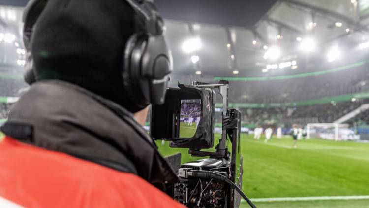 Bundesliga seeks to broadcast in video format 9:16