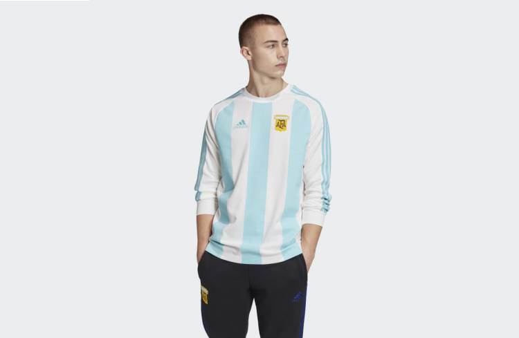 Adidas recuerda Italia 90 con un kit de productos retro