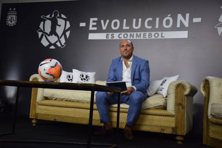 "El fútbol profesional de Sudamérica está en riesgo"