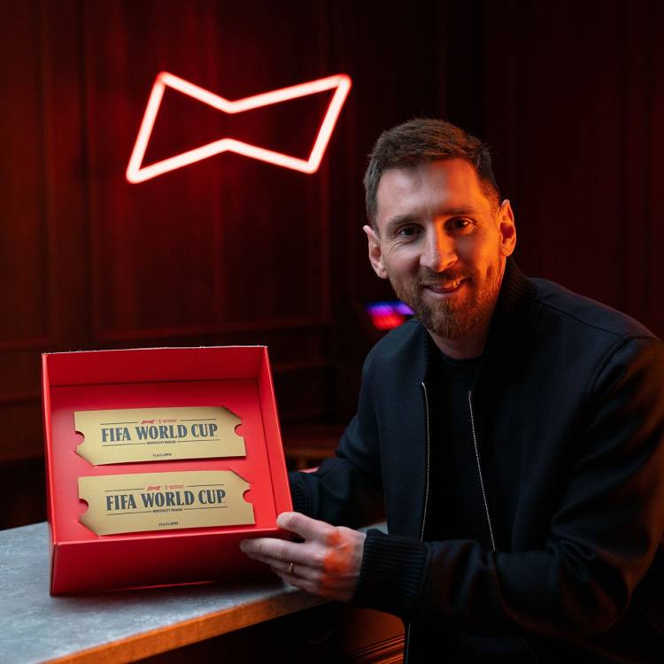 Budweiser accompanies Lionel Messi to the World Cup and launched a limited edition of its bottles