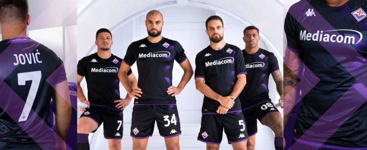 Kappa presentó la nueva camiseta alternativa de Fiorentina