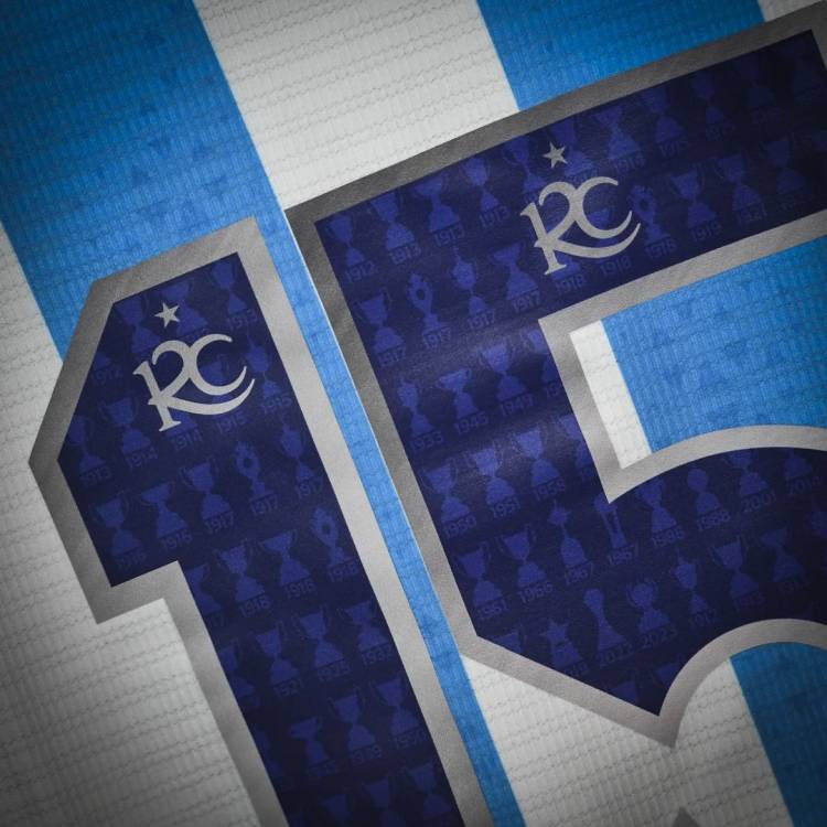 Racing y EA SPORTS celebraron los 120 años del club con dorsales especiales