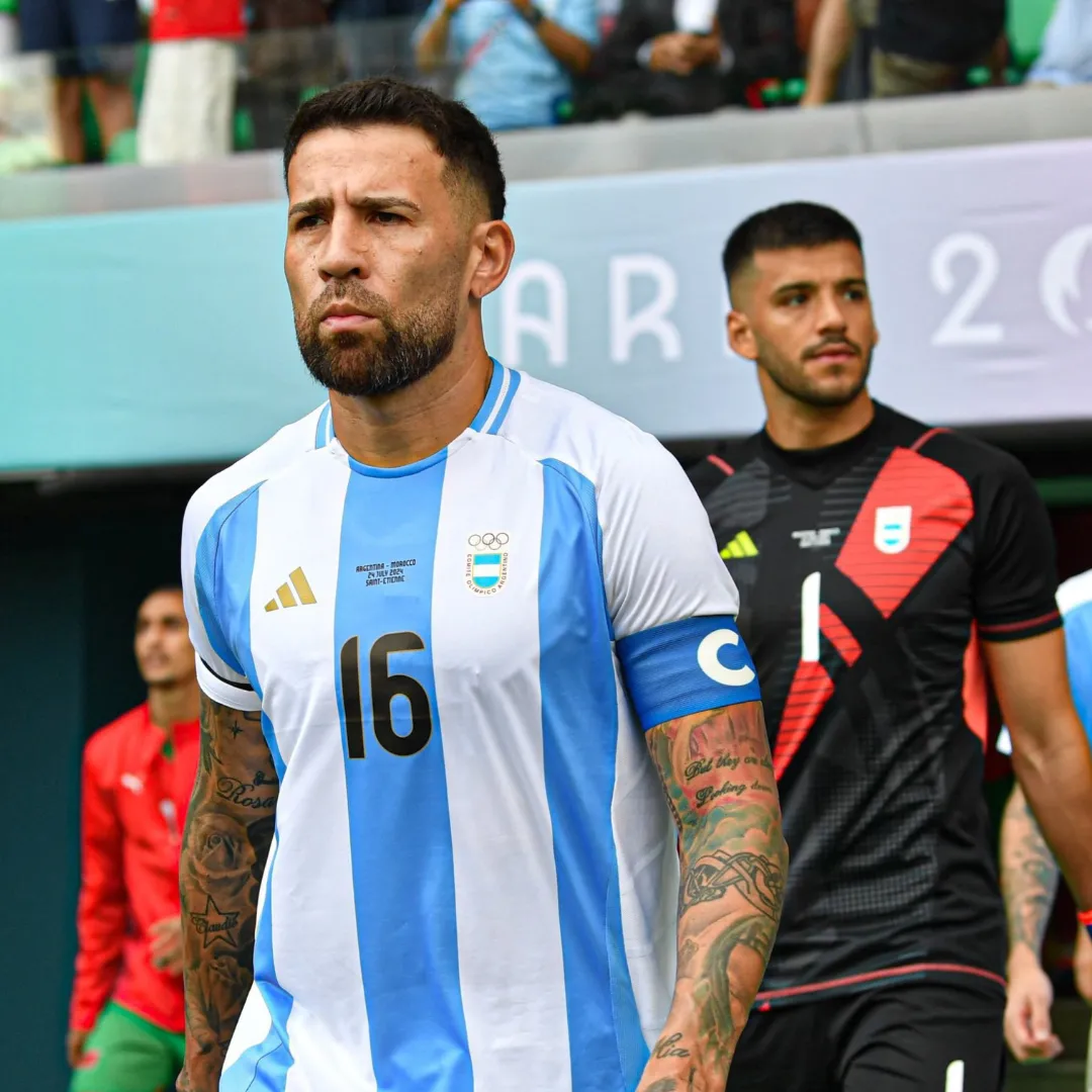 ¿Por qué en la camiseta de la selección argentina en los Juegos Olímpicos no está el escudo de AFA?