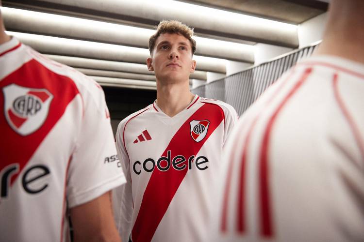 Adidas presentó la nueva camiseta titular de River Plate