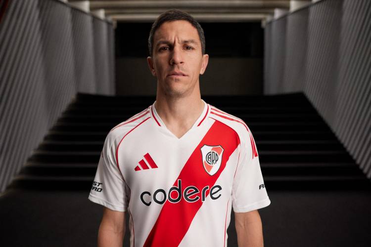 Adidas presentó la nueva camiseta titular de River Plate