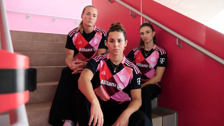 El equipo femenino de FC Bayern y Adidas lanzaron una camiseta de edición especial