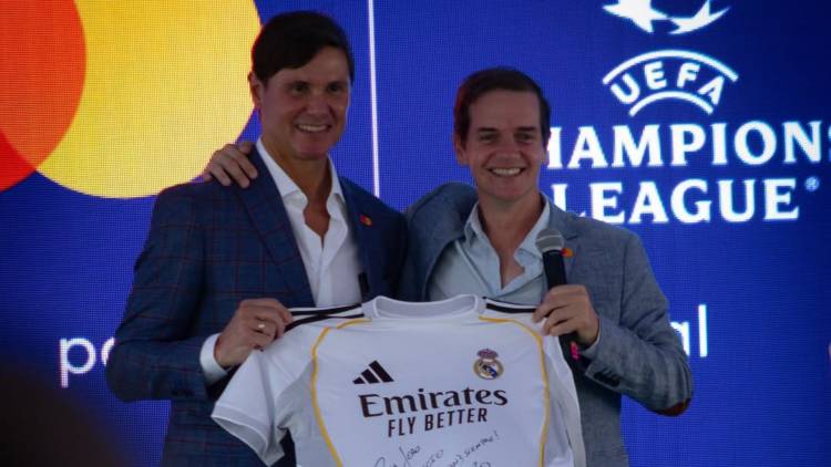 Fernando Redondo surprised Mastercard guests in Guatemala