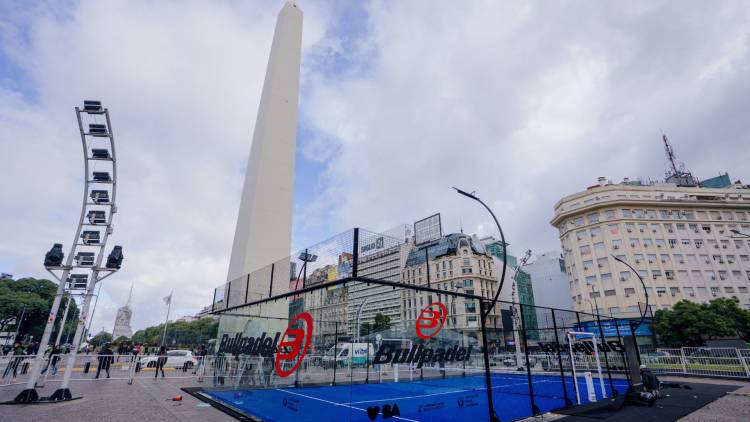 El pádel llega al Obelisco de la mano de Bullpadel