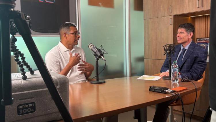Gilberto Silva participó del podcast "Optimize Your Game" en Miami